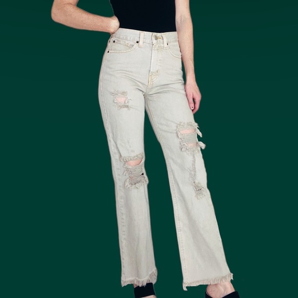 Urban Outfitters BDG Beige High Rise Distressed Cowboy Jean - Picture 1 of 8